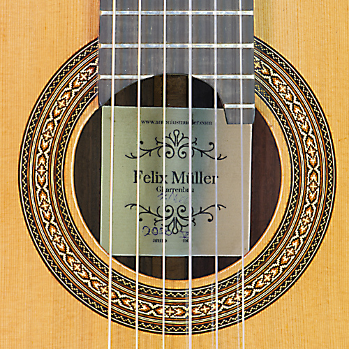 Rosette von Konzertgitarre, gebaut von Gitarrenbauer Felix M&uuml;ller